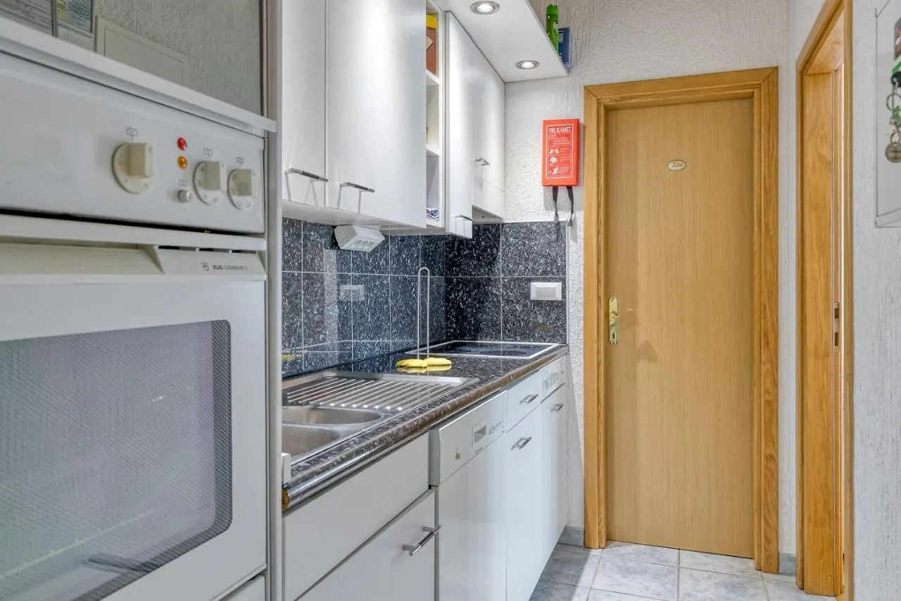 Πανσιόν Apartments Covic Antonci