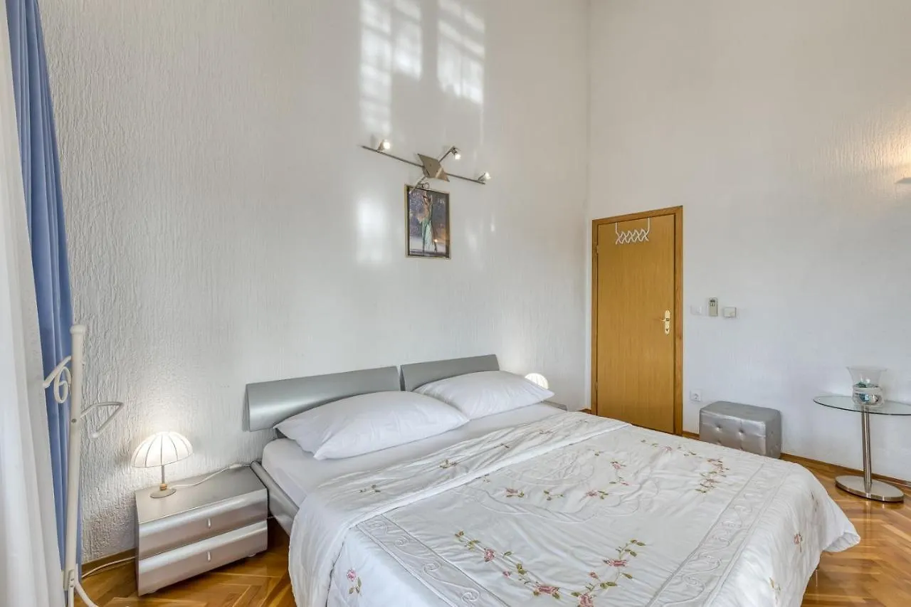 Πανσιόν Apartments Covic Antonci