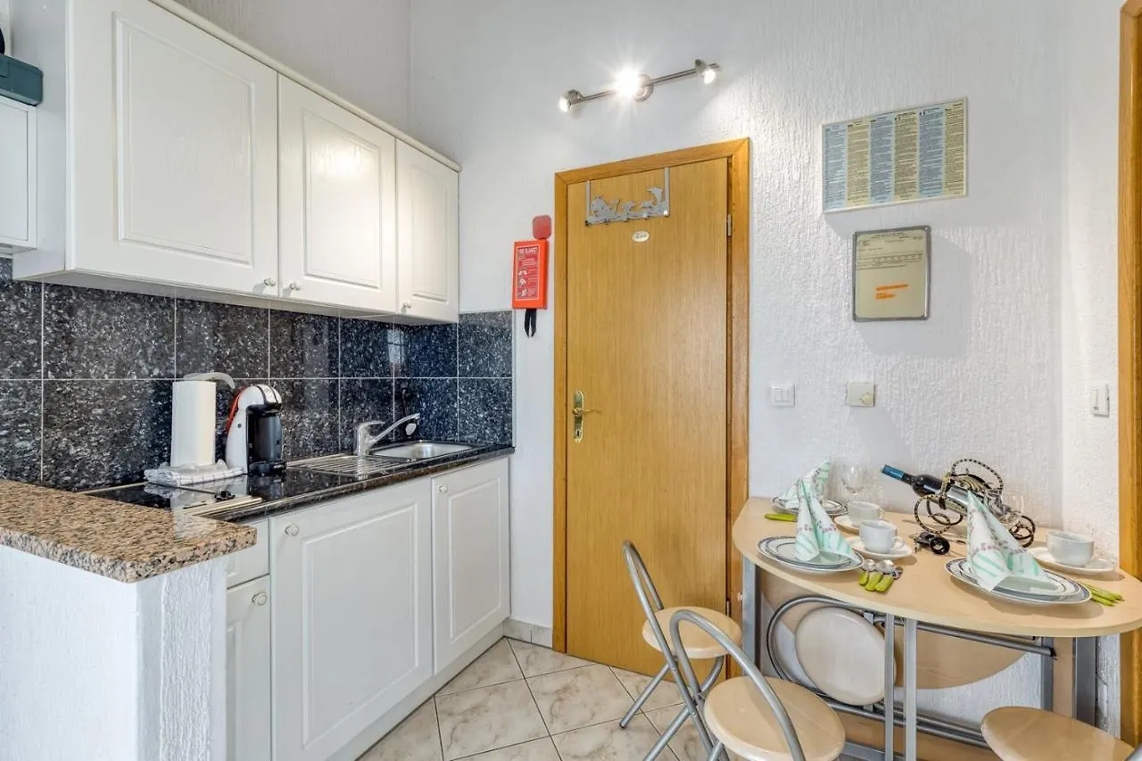 Πανσιόν Apartments Covic Antonci