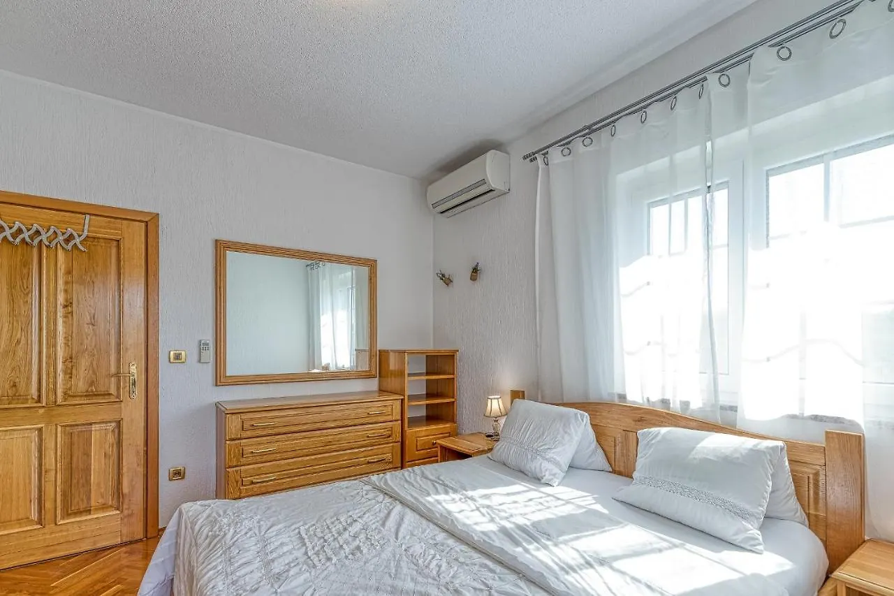 Apartments Covic Antonci  3*, Antonci (Porec)