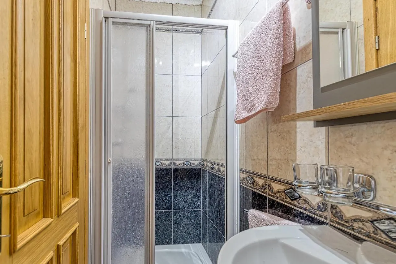 Πανσιόν Apartments Covic Antonci