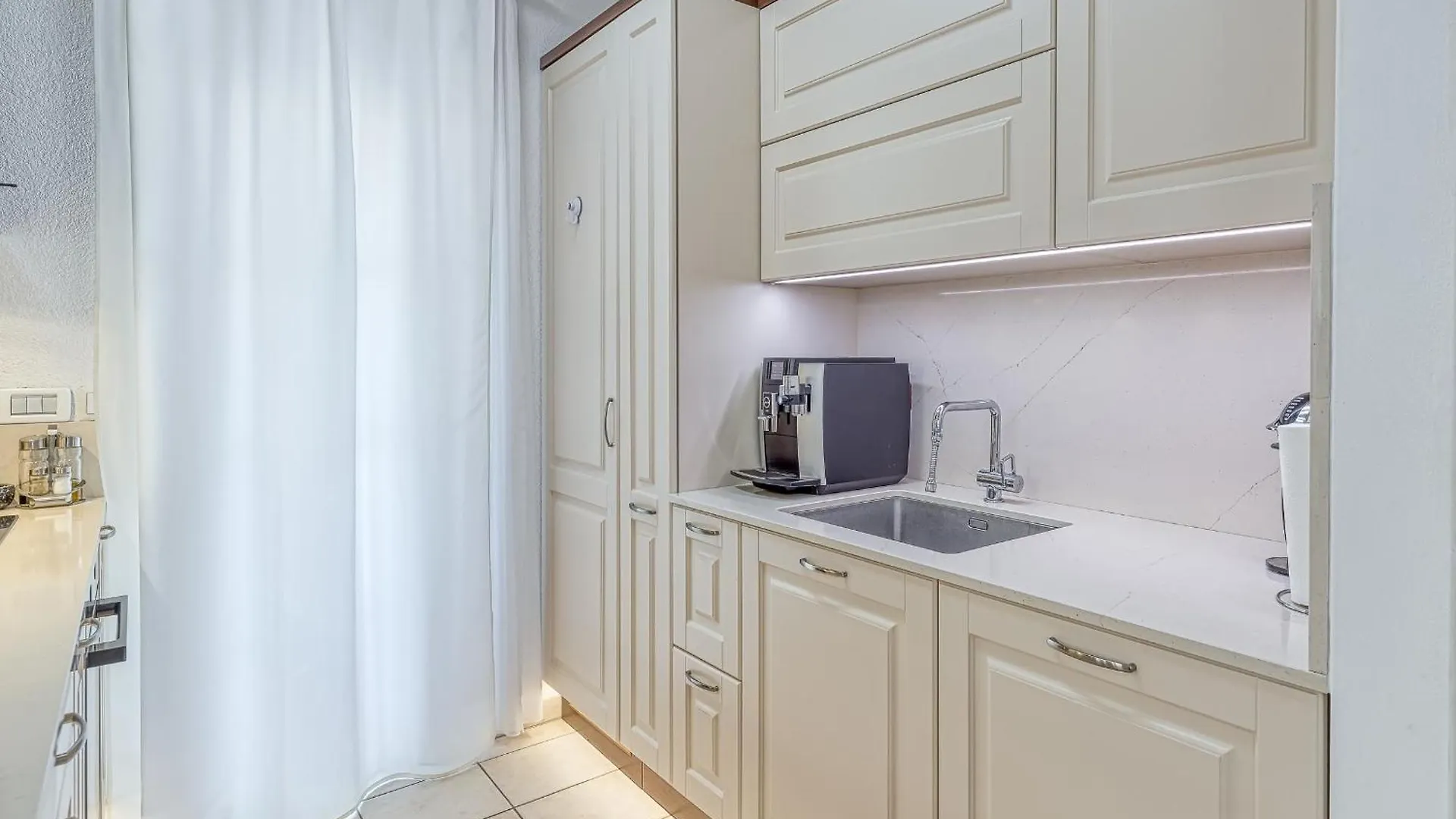 Πανσιόν Apartments Covic Antonci